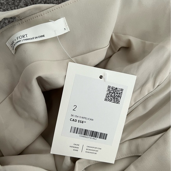 Oak & Fort. MINI SKIRT WITH CUTOUT WAIST. NWT - Picture 10 of 10